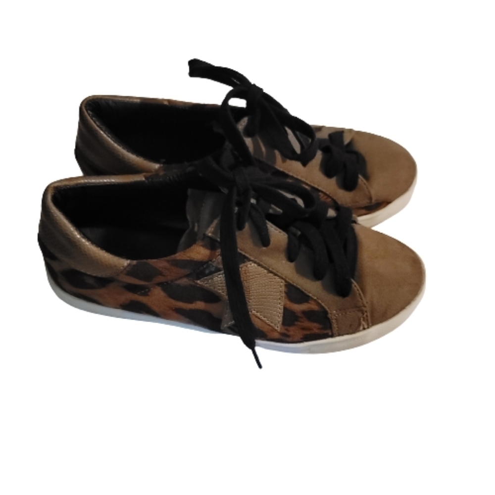 Animal print sneakers brown with leopard lace up flats deck shoes Mata size 7